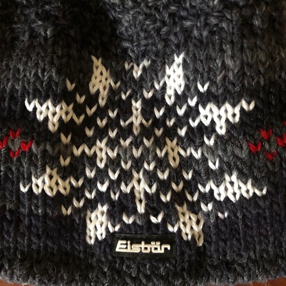 Eisbär Ike Pompom Hat - Picture 2 of 5